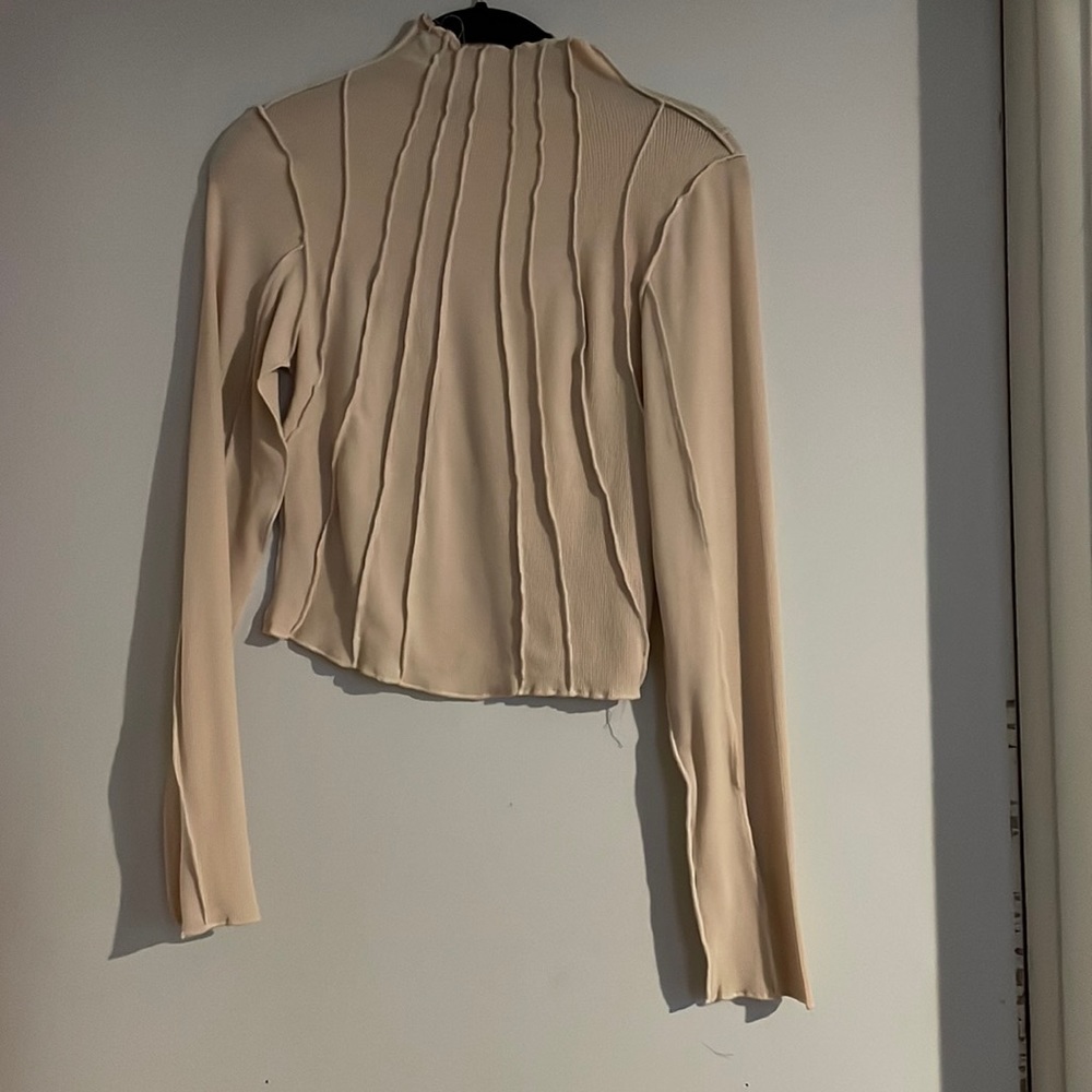 Cream crop. Size medium